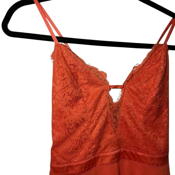 Bebe Coral Lace Dress - Picture 2 of 6